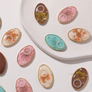Oval resin dry flower pendants with pearl border for DIY hair clips and jewelry making