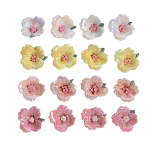 Bunte Keramikblumen-Anhänger mit Perlglanz-Finish für DIY-Schmuckherstellung im 16er-Set