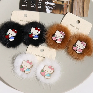 Χαριτωμένα σκουλαρίκια Hello Kitty από γούνα μινκ σε μαύρο, λευκό και καφέ χρώμα