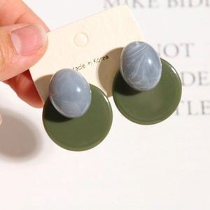 Handheld minimalist Korean oval resin earrings with grey marble and olive green patterns