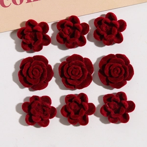 Set di nove rose in velluto rosso floccato per gioielli fai-da-te e accessori per capelli