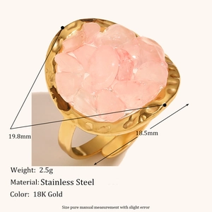 Anello aperto in acciaio inossidabile placcato oro 18K con pietre rosa frantumate