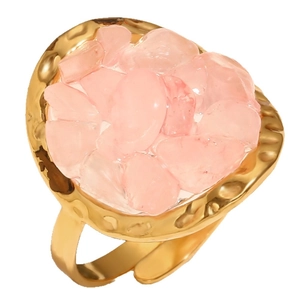 Anello aperto in acciaio inossidabile placcato oro 18K con pietre rosa e metallo martellato