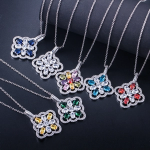 Schmuckset mit Blumenanhänger aus AAA-Zirkon und Ohrringen in sieben lebendigen Farben