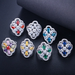 Ethno-Schmuckset mit AAA-Zirkonia-Ringen in sieben leuchtenden Farben