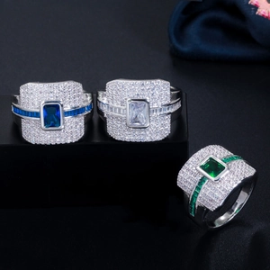 Luxe brede ringenset met vierkante zirkonia in de kleuren blauw, groen en wit