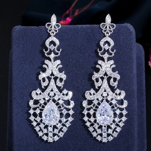 Pendientes Colgantes de Lujo de Cobre y Zirconia en Gota de Agua Barroco Hueco Joyería Larga de Novia Boda