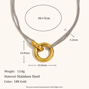 Collier double chaîne bicolore avec pendentif anneaux imbriqués plaqué or 18 carats