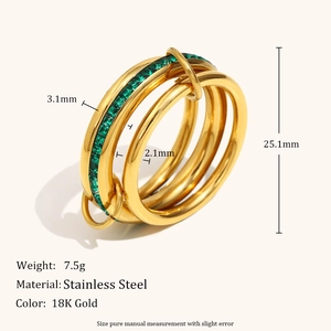 Anello a tre strati in acciaio inossidabile placcato oro 18K con pietre verdi rettangolari