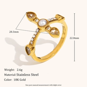 Anello a croce in acciaio inossidabile placcato oro 18K con perla e zirconi bianchi