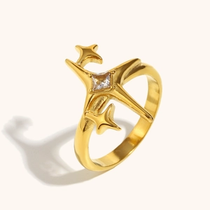 Star-shaped 18K gold plated stainless steel ring with a square zircon center stone