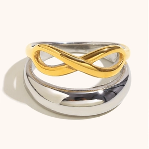 Minimalistischer Doppel-Lagen Infinity Ring aus Gold und Silber Edelstahl