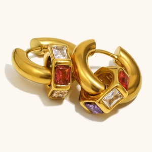 Orecchini a cerchio chic in acciaio placcato oro 18K con zirconi rettangolari colorati
