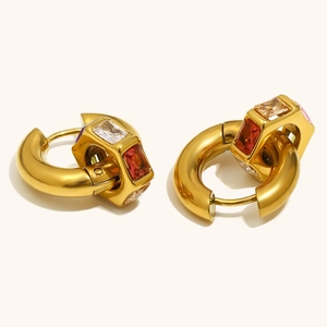 Orecchini a cerchio placcati oro 18K con cristalli multicolori taglio quadrato eleganti
