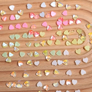 Aurora aurora heart-shaped resin beads for DIY nail art and jewelry making