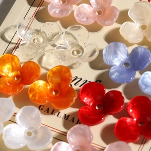Ciondoli petali di tulipano in acrilico perlato per gioielli DIY in colori assortiti