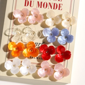 Perle a tulipano in acrilico a tre petali in 8 colori per la creazione di orecchini