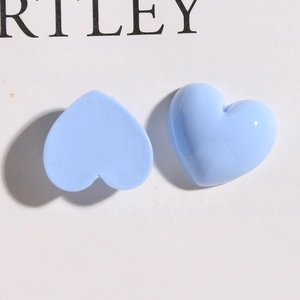 Détails de breloques en résine cœur bleu clair avec fini lisse pour loisirs créatifs