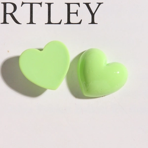 Détails de breloques cœur en résine vert fluo pour bricolage et accessoires de cheveux