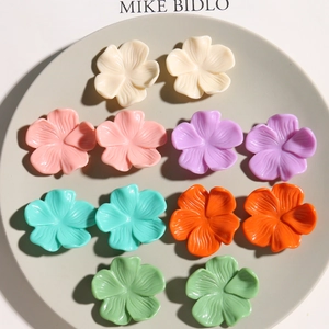 Sweet Cream Style Colorful Resin Flower Charms With Texture 3D Floral DIY Jewelry Findings For Earrings Hair Clips Women