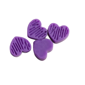 Paarse hars hartvormige bedeltjes voor DIY sieraden met getextureerde en gladde afwerking