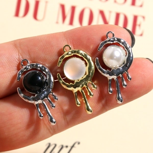 Künstlerische Halbmond-Anhänger mit Harzperlen und Flüssigmetall-Design für DIY-Schmuck