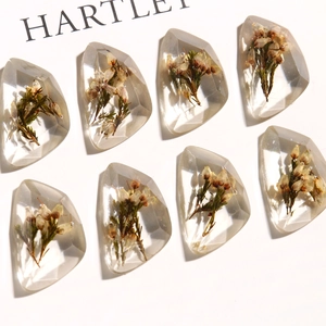 Faceted transparent resin charms with dried flowers for DIY hairpins and phone cases