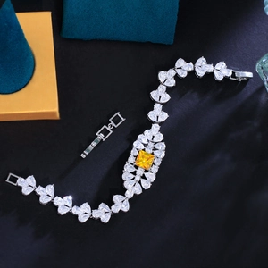 Pulsera de plata de lujo con circonitas de pera y una gran piedra preciosa amarilla