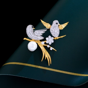 Luxury Birds On Branch Brooch AAA Zircon Gold Plated Copper Flower White Artificial Pearl Pin Elegant Banquet Women Jewelry Gift