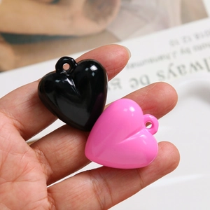 Große glänzende Herz-Acryl-Anhänger für DIY-Schmuckherstellung in Rosa und Schwarz