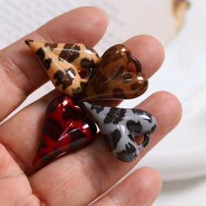 Pendentifs cœur léopard brillants pour bijoux DIY en kaki, marron, rouge et gris