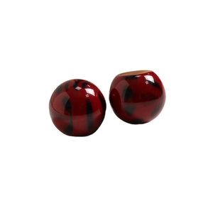 Paire de perles en résine motif léopard rouge et noir pour création de bijoux DIY