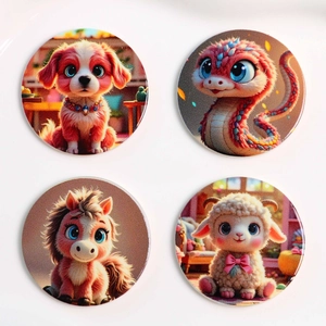 Vue détaillée de quatre breloques rondes en acrylique animaux 3D pour bijoux et artisanat