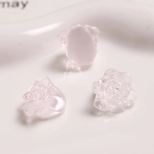 Macro di ciondoli a forma di rosa in resina traslucida per la creazione di gioielli fai-da-te
