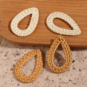 Colgantes de mimbre trenzado en forma de gota para joyas DIY en beige y marrón natural