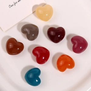 Breloques cœur en résine translucide en huit tons brillants pour bijoux DIY