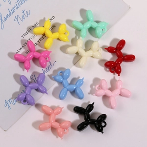 Platliggende kleurrijke acryl ballonhond hangers in tien kleuren met zijwaartse ophanggaten