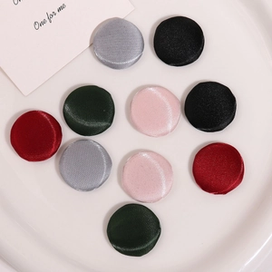 Boutons recouverts de tissu satiné coloré pour couture DIY et accessoires de manteau