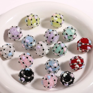 18mm Zuckerkugel Harzperlen Mit Herzmuster Gerade Loch Kugel Abstandshalter Perlen Für DIY Ohrringe Schmuckherstellung Zubehör