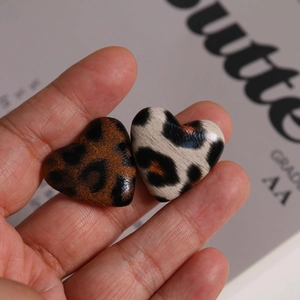 French vintage leopard print heart-shaped charms for DIY jewelry and accessories