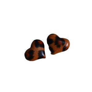 Retro leopard print heart-shaped charms for DIY jewelry and hair accessories