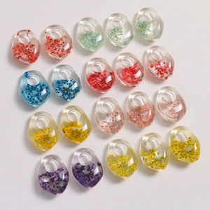 Japanese Style Fresh Transparent Resin Dried Flower Irregular Hollow Circle Pendants For DIY Earring Jewelry Making Accessories
