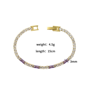 Pulsera tennis de acero bañada en oro de 18k con circonitas y cierre de hebilla en forma de H