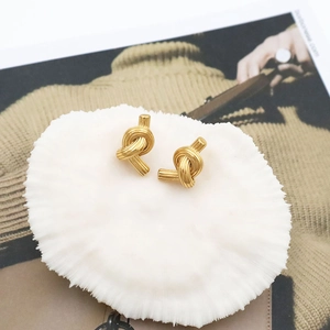 Eleganti Orecchini a Bottone in Acciaio al Titanio con Nodo per Donna Placcati Oro con Strisce a Spirale Orecchini Geometrici Gioielli Minimalisti