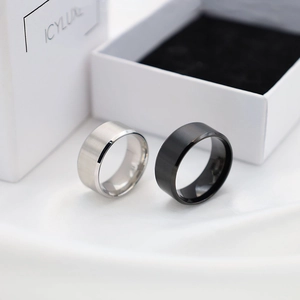 Herrenringe aus mattem Titanstahl 9,8mm in Silber und Schwarz mit Geschenkbox