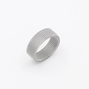 Moderner Unisex-Mesh-Ring aus Titanstahl mit minimalistisch gewebtem Industriedesign