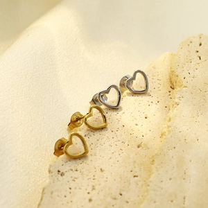 Paar goldene und silberne hohle Herz-Ohrstecker aus poliertem Edelstahl für Damen