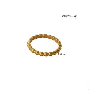 Minimalistischer vergoldeter 316 Edelstahl-Perlenring mit einer Breite von 2,6 mm