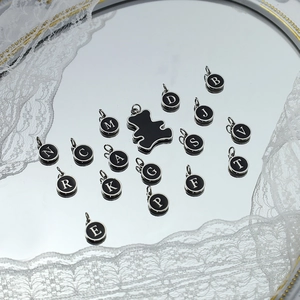 Minimalistischer Edelstahl Rund Initial Buchstabe Bär Anhänger 18K Vergoldet Emaille DIY Schmuckherstellung Für Damen