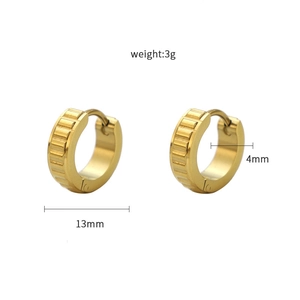 Gouden gestreepte roestvrijstalen creolen met 13mm diameter en 4mm breedte